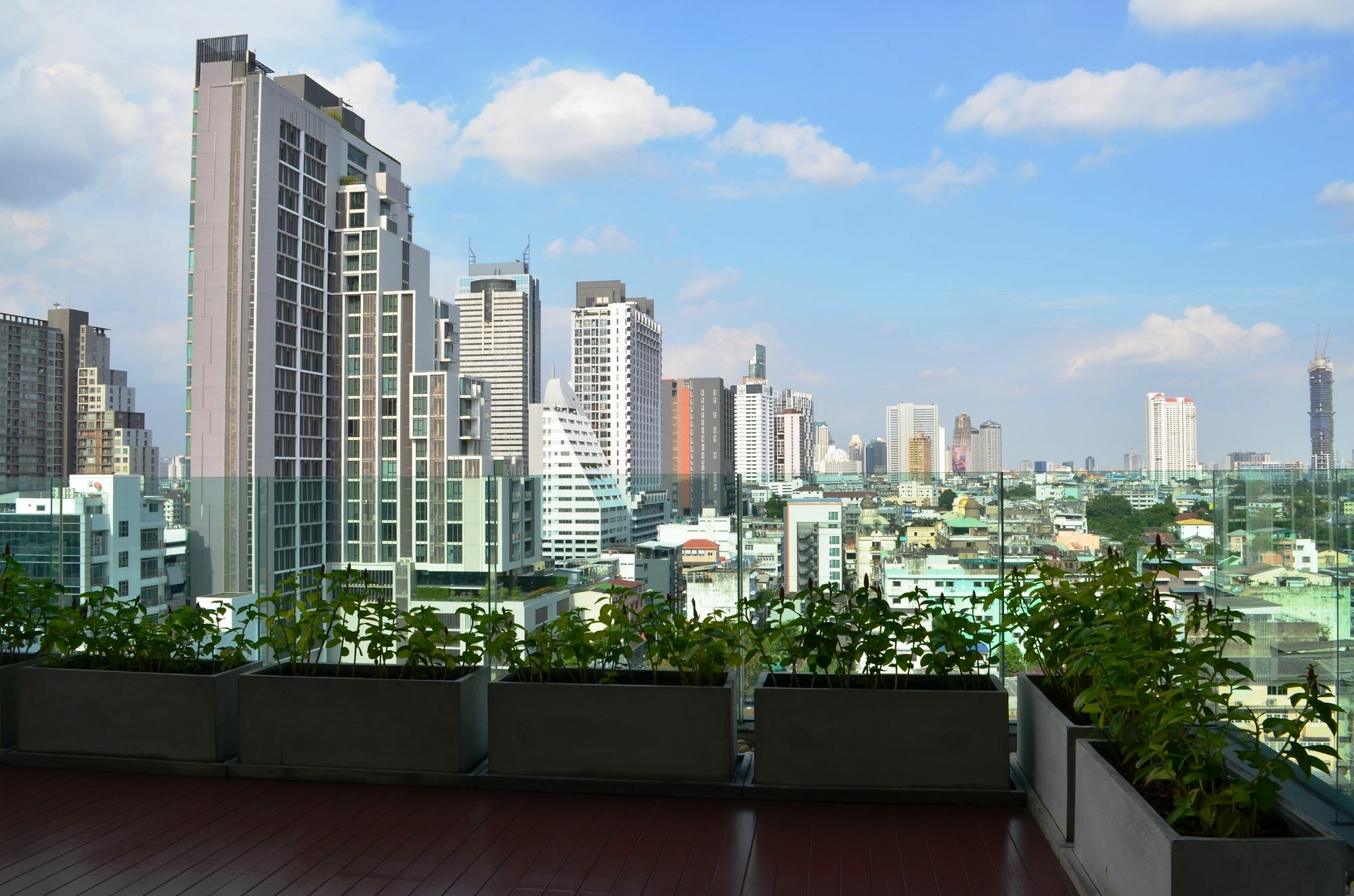Wooden Suites Bangkok Esterno foto
