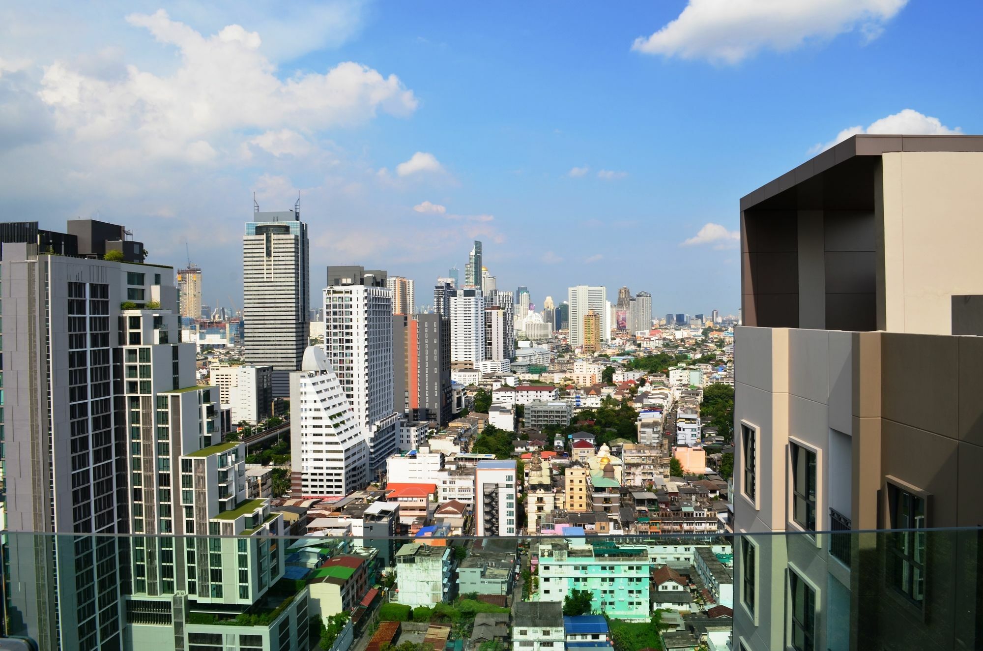 Wooden Suites Bangkok Esterno foto