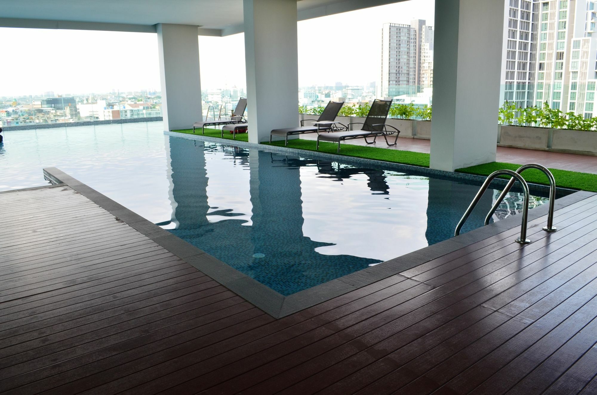 Wooden Suites Bangkok Esterno foto