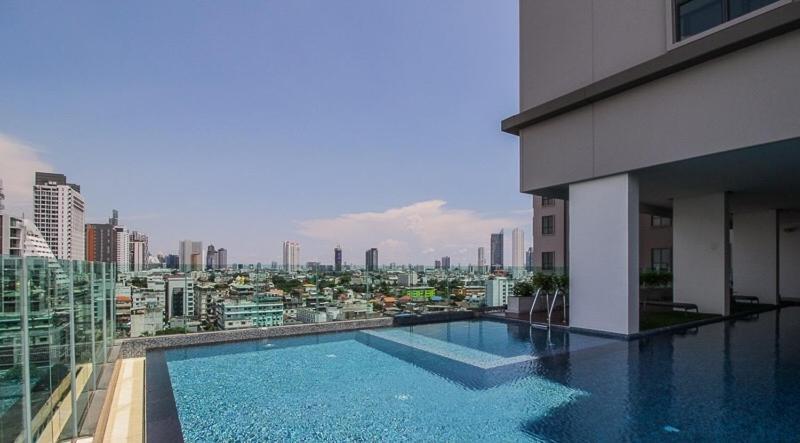 Wooden Suites Bangkok Esterno foto